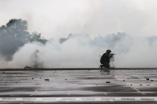 В Бресте празднуют День ВДВ. Фото и видео из 38-й бригады