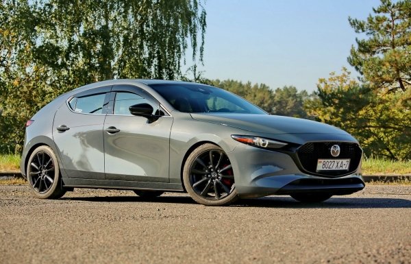Тачка из США. Белорус восстановил полноприводный хетчбэк Mazda 3 — сколько стоил ремонт?