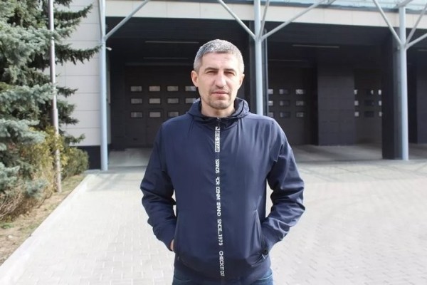 Житель Бреста спас тонувшую в Мухавце женщину. Ему вручили ценный подарок