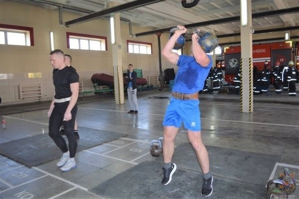 Состоялось первенство Брестского областного управления МЧС по гиревому спорту. Кто победил?