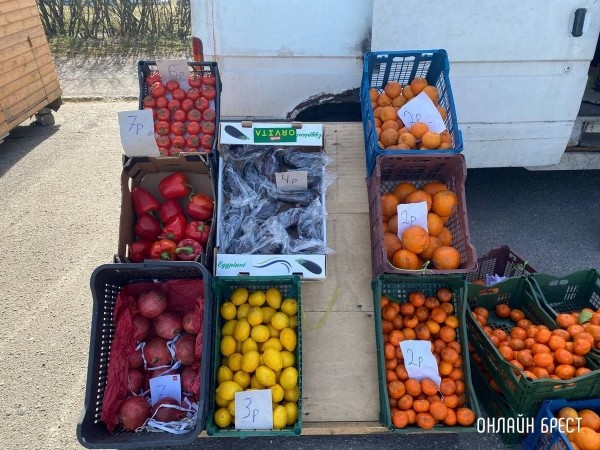Читатель: Что почем на рынке за ЦУМом в Бресте
Читатель: Что почем на рынке за ЦУМом в Бресте