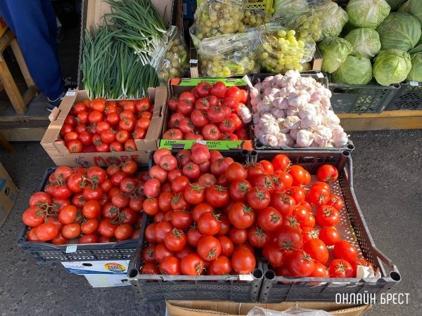 Читатель: Что почем на рынке за ЦУМом в Бресте
Читатель: Что почем на рынке за ЦУМом в Бресте