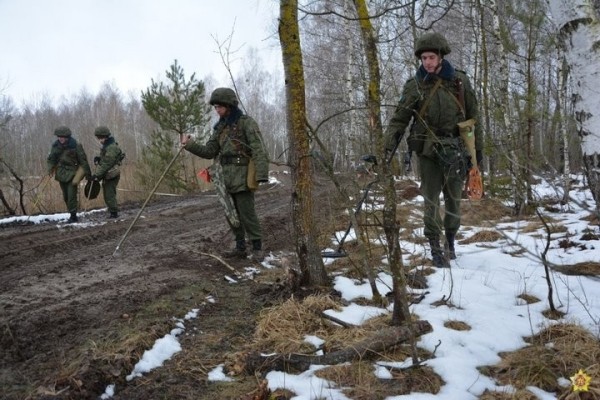 Инженерно-саперная рота проводит учения под Брестом