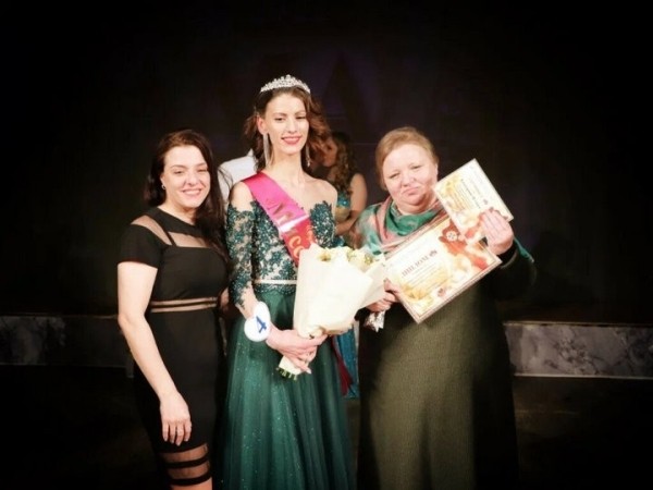 Золушка из Барановичей: как неслышащая горожанка стала королевой красоты