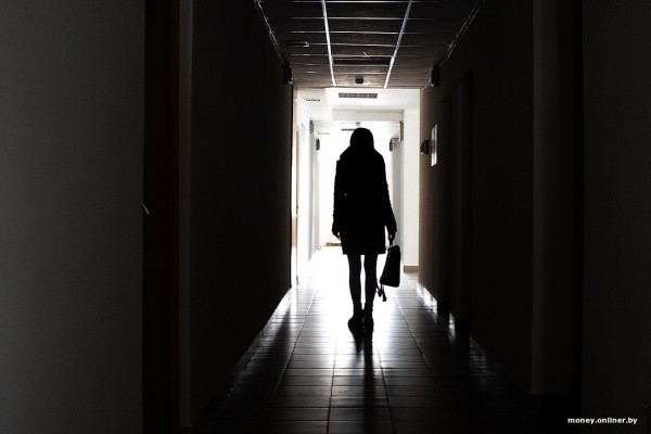 «Звонит весь в соплях: „Зай, помоги!“» Зачем белоруски взяли кучу рассрочек для парня с сайта знакомств