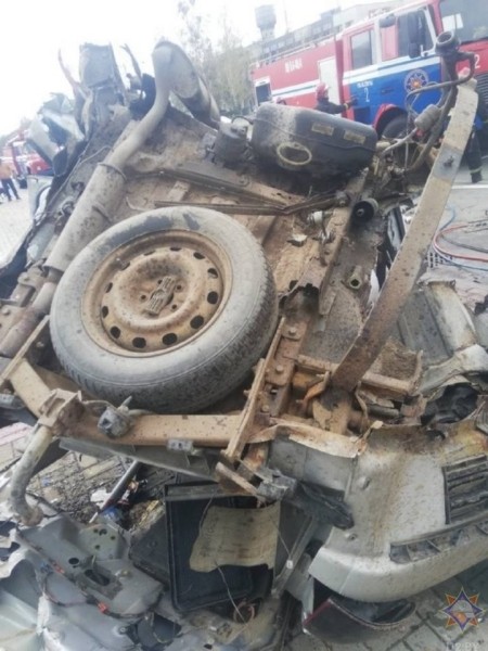 Видео из машины МЧС: как спасали пострадавших в жутком ДТП в Брестской области