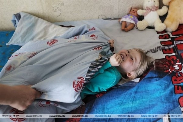 Как бежавшая из Мариуполя семья обживается в Бресте