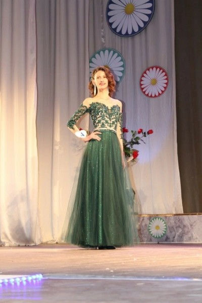 Золушка из Барановичей: как неслышащая горожанка стала королевой красоты