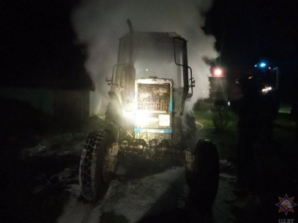 В Ивацевичском районе горел трактор