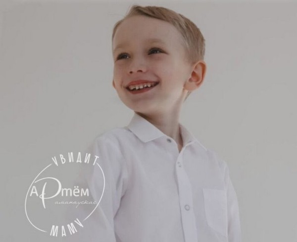 Без лечения Тема ослепнет. Мальчику из Бреста необходима помощь