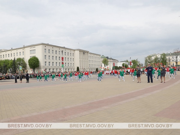 В Бресте прошли торжественные мероприятия, приуроченные ко Дню Государственного герба и флага Беларуси В Бресте прошли торжественные мероприятия, приуроченные ко Дню Государственного герба и флага Беларуси