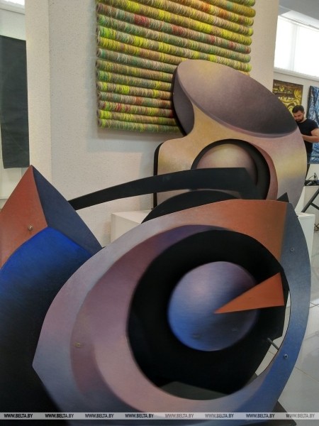 Лучшие работы белорусских художников-концептуалистов презентовали в Бресте