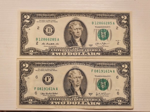 Ищем необычные доллары в кошельке. На этот раз — двойки, которые могут стоить десятки тысяч