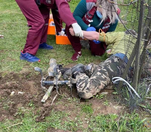 В Могилевском районе пенсионера зажало в мотокультиваторе