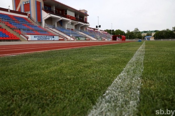 В Барановичах после реконструкции открылся городской футбольный стадион