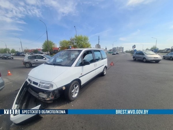 21-летний брестчанин на «Ниссан» не пропустил «Фиат»