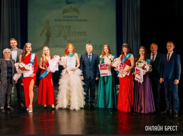 Самой обаятельной железнодорожницей страны стала девушка из Бреста