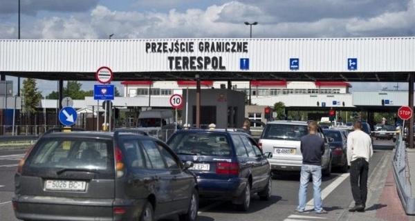 В ПП «Тересполь» у белорусов обнаружили крупную сумму наличной валюты