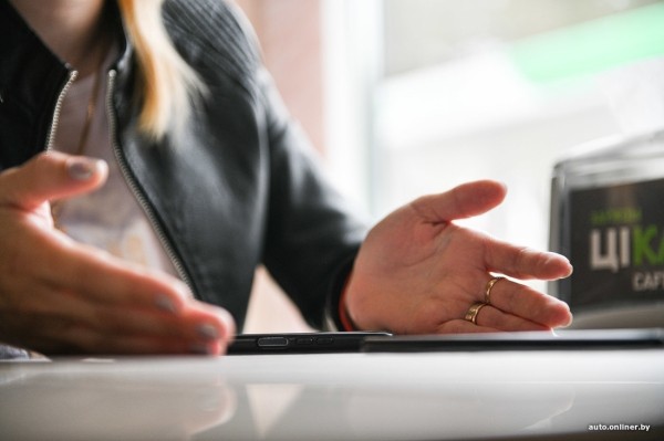 В Беларуси три человека купили BMW через счета-справки, а затем суд изъял машину как похищенную