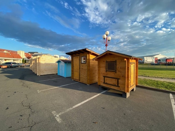 Брест. На площадке у Легкоатлетического манежа идёт подготовка к выставке-ярмарке «Садовый Маркет»