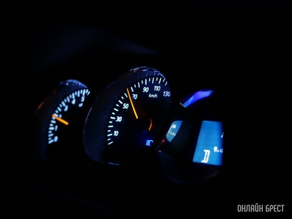 Налоговая Брестской области узнала о дорогой машине у безработного. Ему насчитали 33 тысячи налога