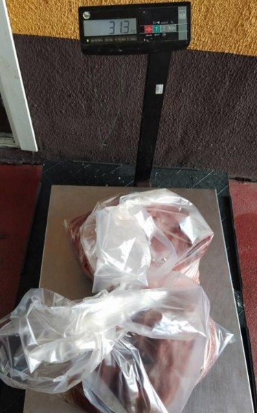 Ворованная колбаса в служебном авто. В Брестской области за хищение задержали водителя одного из предприятий Ворованная колбаса в служебном авто. В Брестской области за хищение задержали водителя одного из предприятий