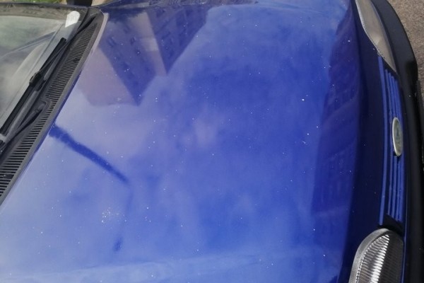 «Только недавно „облила“ машину, а ее заляпали краской строители». Случай в Беларуси