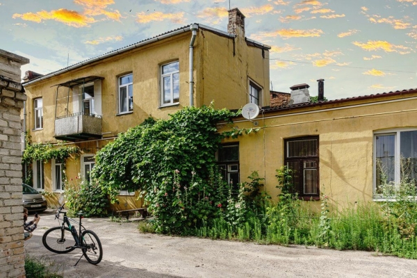 
                Фотографии сделаны в Бресте. Узнали место?
            