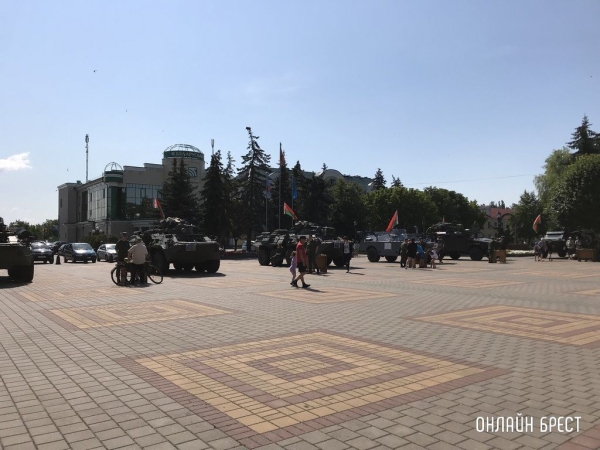Читатель: Сегодня в Кобрине. Выставка военной техники
             
                Читатель: Сегодня в Кобрине. Выставка военной техники