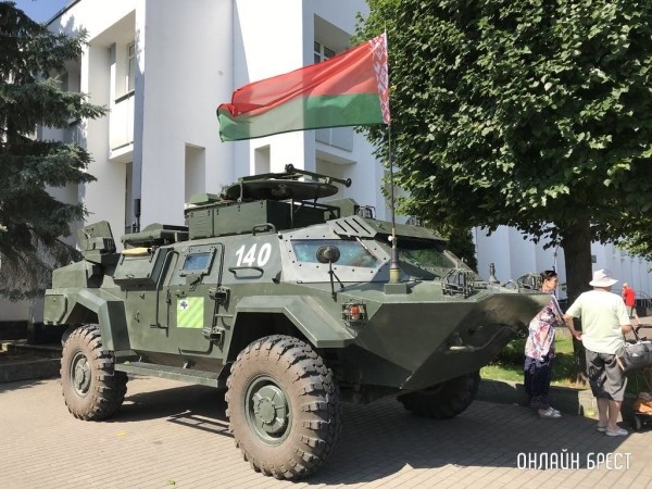 Читатель: Сегодня в Кобрине. Выставка военной техники
             
                Читатель: Сегодня в Кобрине. Выставка военной техники
