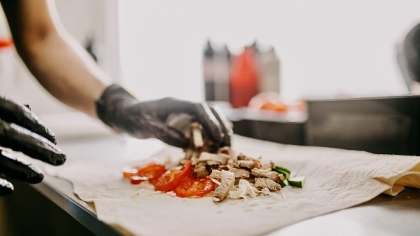 Попробуй эту вкусную и сытную еду навынос. «Онлайн Брест» рекомендует: «Кофш», «Xpizza brest», «Три правила чебурека», «Кебаб на болоте»