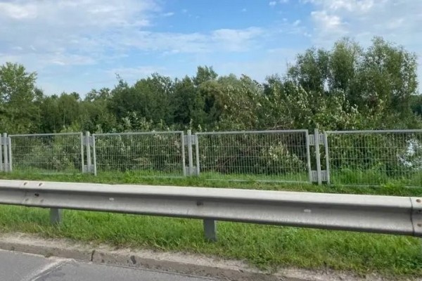 На мосту через Мухавец по ул. 28 Июля установят новое барьерное ограждение На мосту через Мухавец по ул. 28 Июля установят новое барьерное ограждение