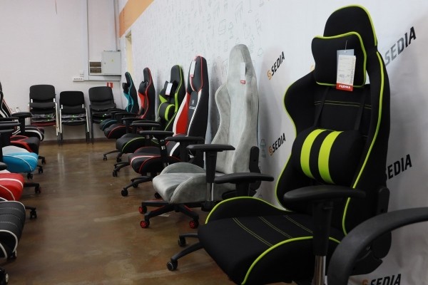 Забирай мебель сейчас, а плати потом в дискаунтере «AksHоme» на Вычулках!