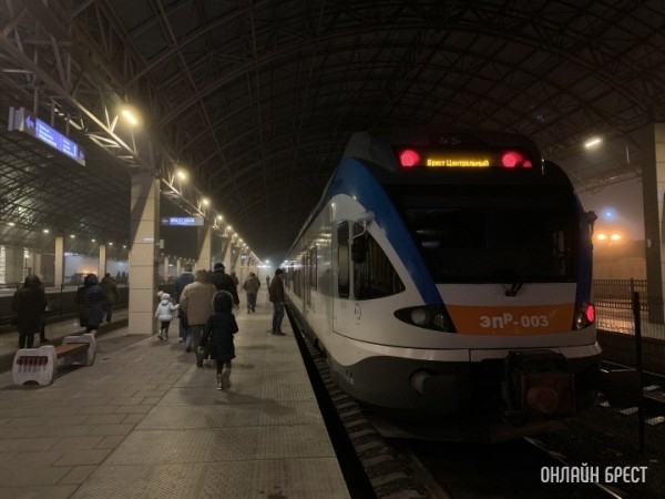 В БЖД рассказали, планируется ли внедрение сети Wi-Fi в поездах локомотивной тяги