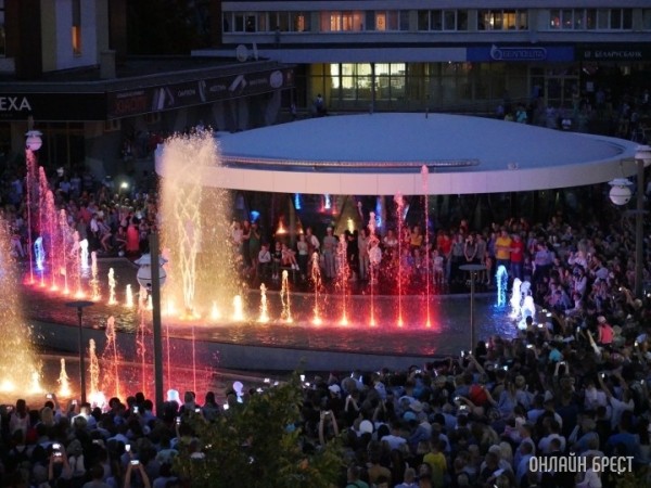 Стало известно, когда в Бресте перестанут работать фонтаны