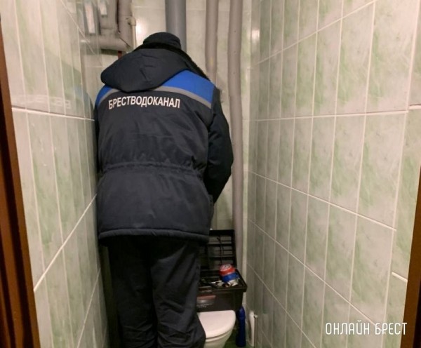 Нужно ли пускать в квартиру сотрудников, проверяющих счетчики?