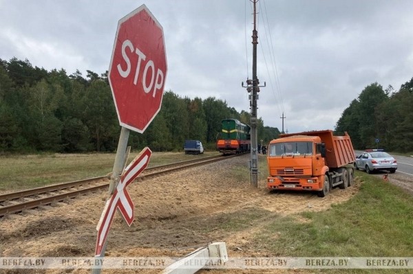 В Брестской области произошло ДТП с участием маневрового вагонного тягача В Брестской области произошло ДТП с участием маневрового вагонного тягача