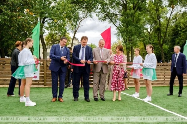 В Белоозерске открыли площадку для мини-футбола