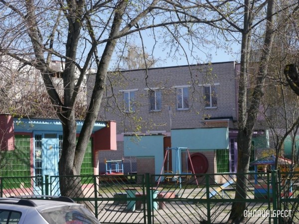 В детские сады запретили заносить велосипеды, самокаты и санки