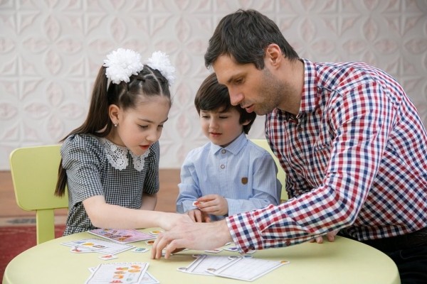 Водить ли детей в платные кружки и студии? За что мы платим?