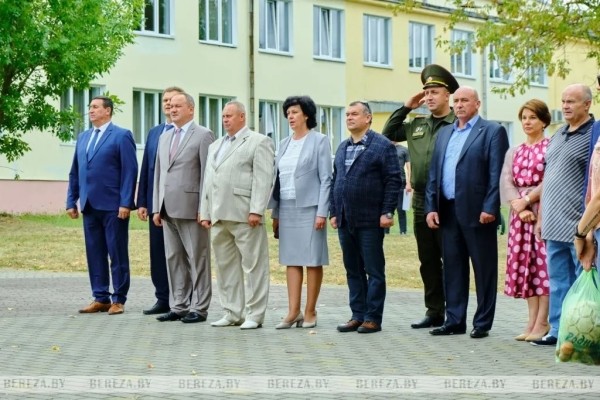 В Белоозерске открыли площадку для мини-футбола