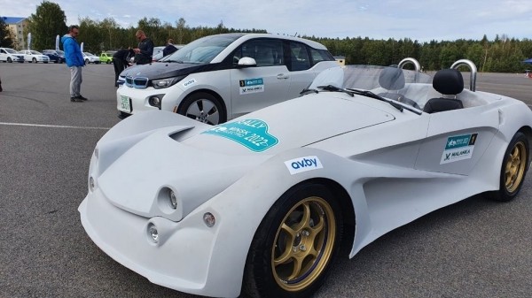 Белорусские ученые представили спортивный электрокар Белорусские ученые представили спортивный электрокар