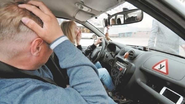 «Клади 700 баксов на новое сцепление – и продолжаем занятие». Что не так с инструкторами в автошколах?