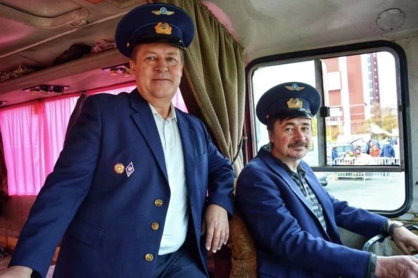 Житель Бреста рассказал, как восстанавливает пассажирский автобус времен СССР