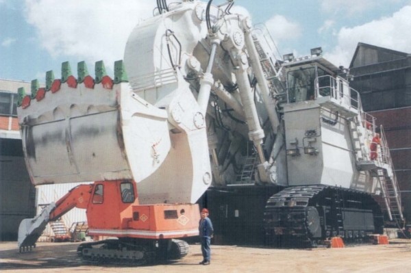 Эпичные монстры строительства. Подборка самых впечатляющих особо больших спецмашин