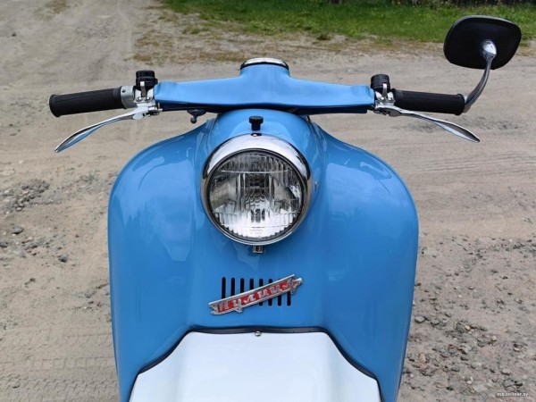 Белорус восстанавливает советские мотороллеры на продажу