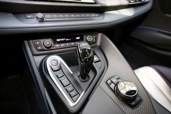 22-летний парень из Жодино купил BMW i8 за $100 тысяч — доволен?