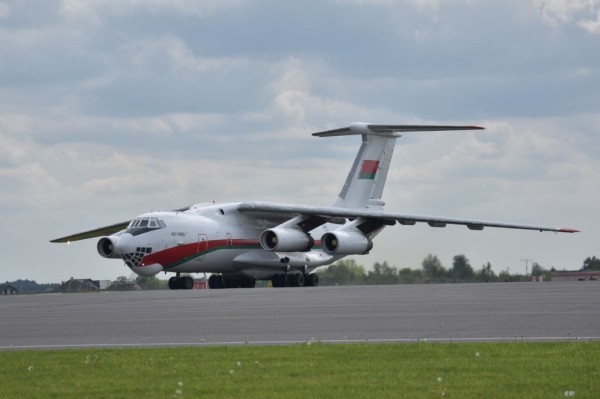Над Брестом будет слышен гул самолета. Почему?