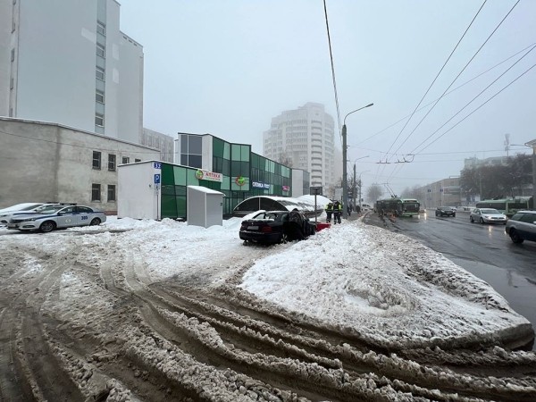 Водителя BMW, сбившего трех человек на тротуаре, осудили. Приговор