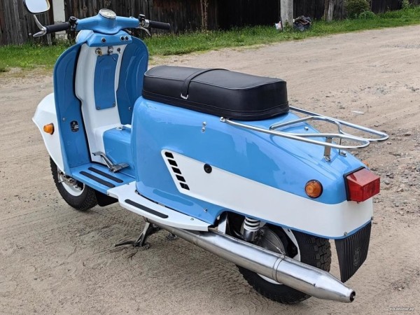 Белорус восстанавливает советские мотороллеры на продажу